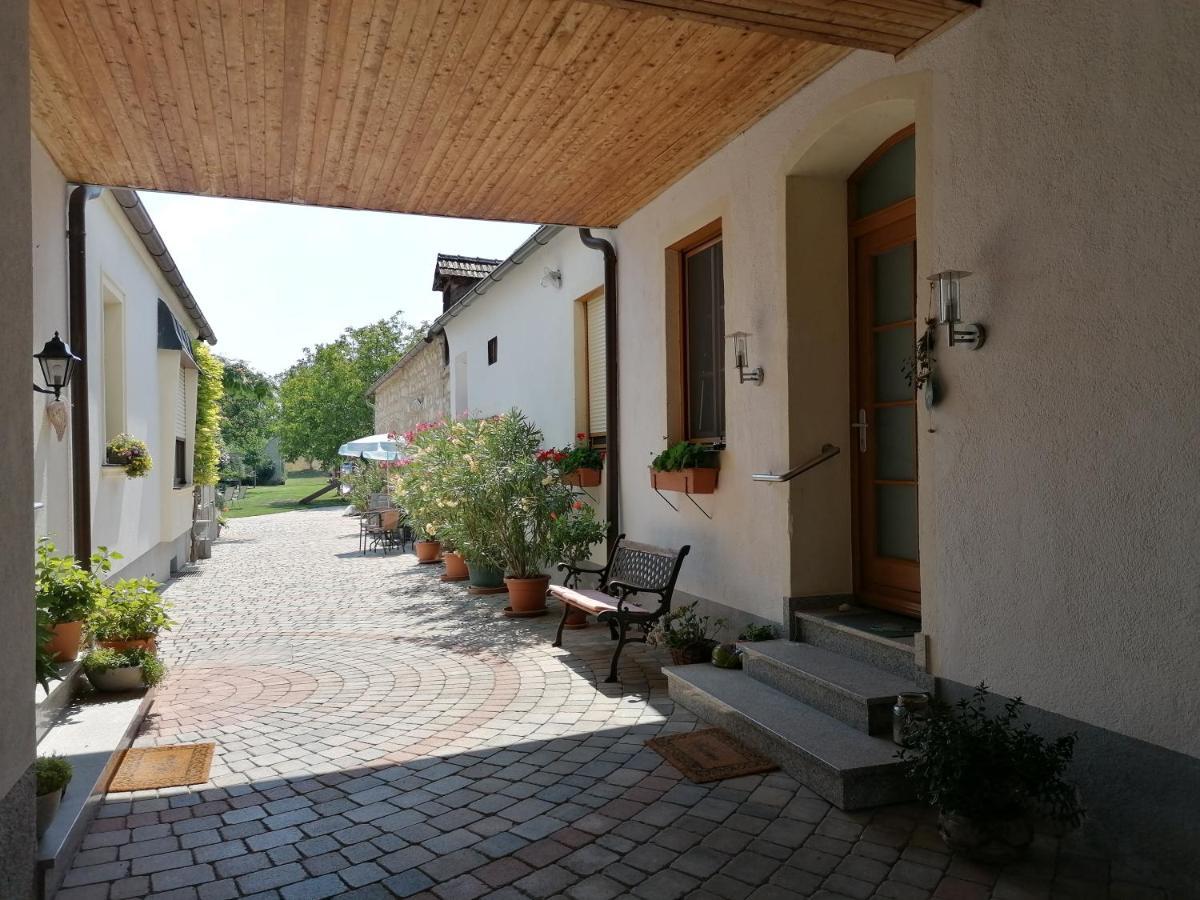 Gaestehaus Anita Breitenbrunn  Exterior foto